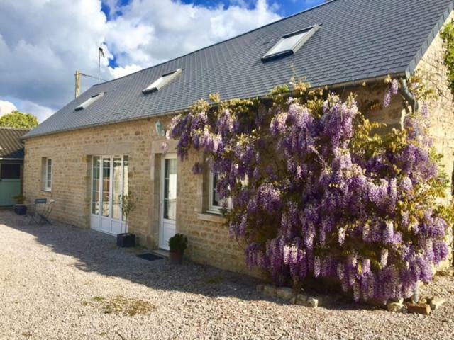 Villa Ferme De Riou Sainte-Mère-Église Esterno foto